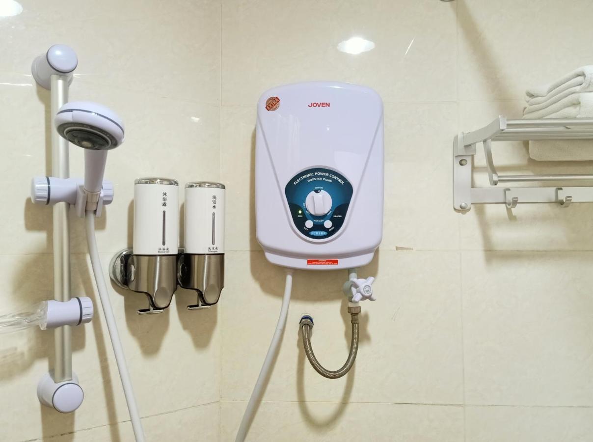 Super Oyo 90464 Borneo Suites Hotel 코타키나발루 외부 사진