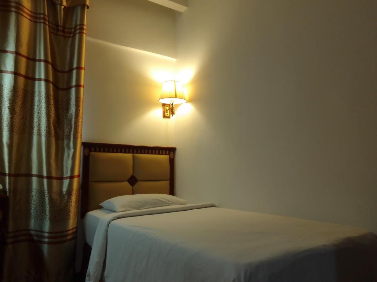 Super Oyo 90464 Borneo Suites Hotel 코타키나발루 외부 사진