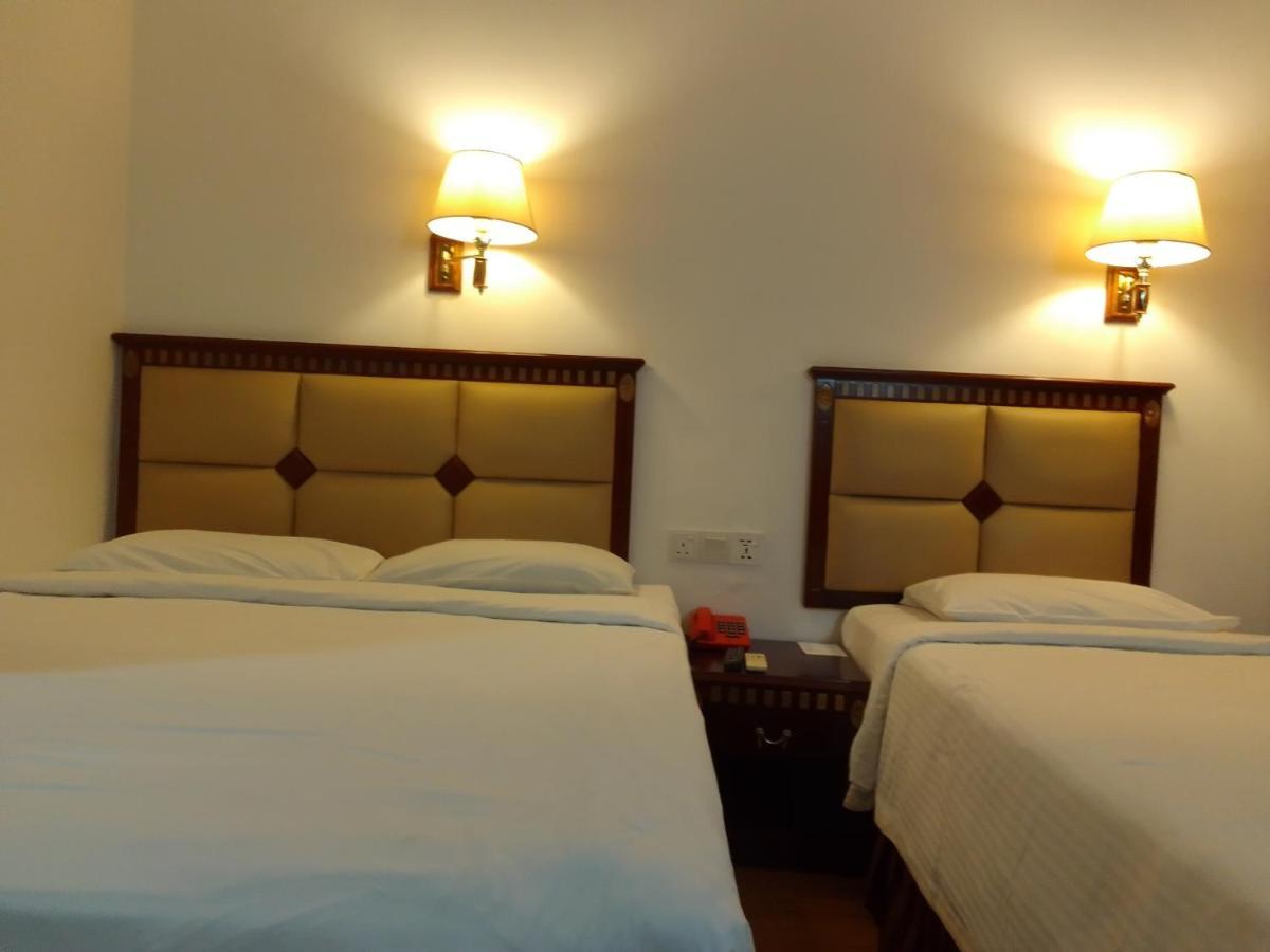 Super Oyo 90464 Borneo Suites Hotel 코타키나발루 외부 사진