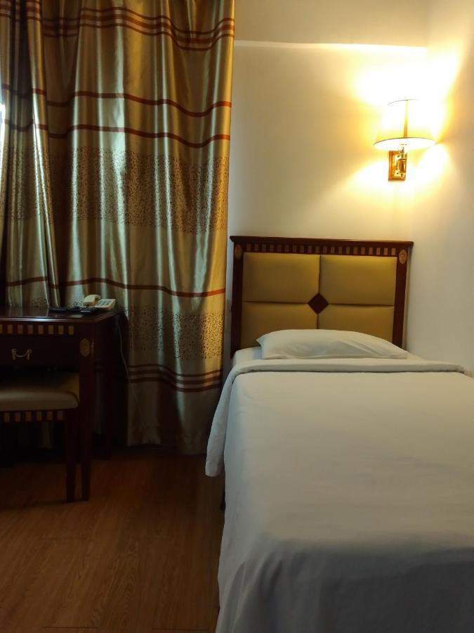 Super Oyo 90464 Borneo Suites Hotel 코타키나발루 외부 사진