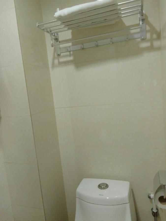 Super Oyo 90464 Borneo Suites Hotel 코타키나발루 외부 사진