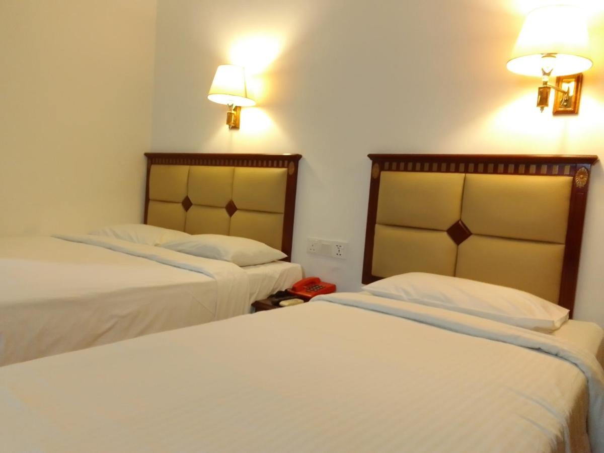Super Oyo 90464 Borneo Suites Hotel 코타키나발루 외부 사진