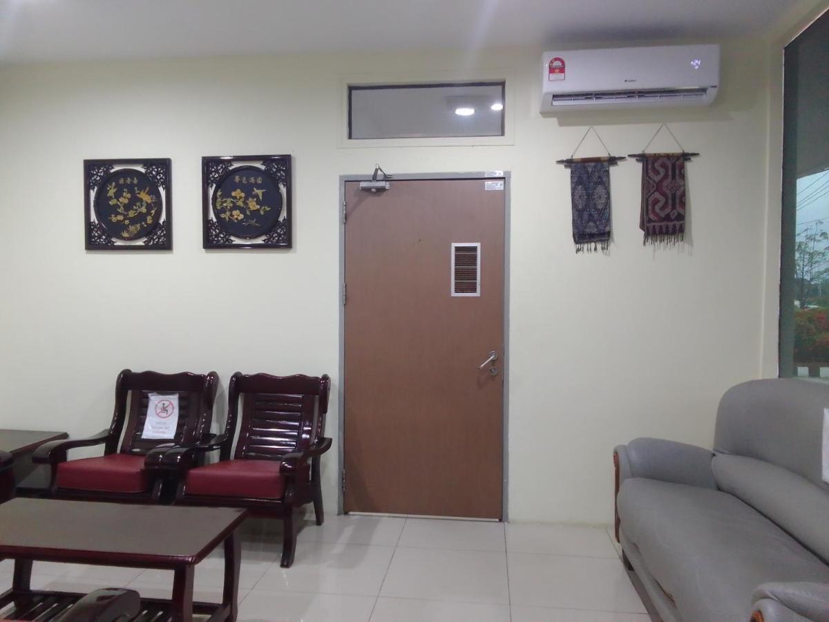 Super Oyo 90464 Borneo Suites Hotel 코타키나발루 외부 사진