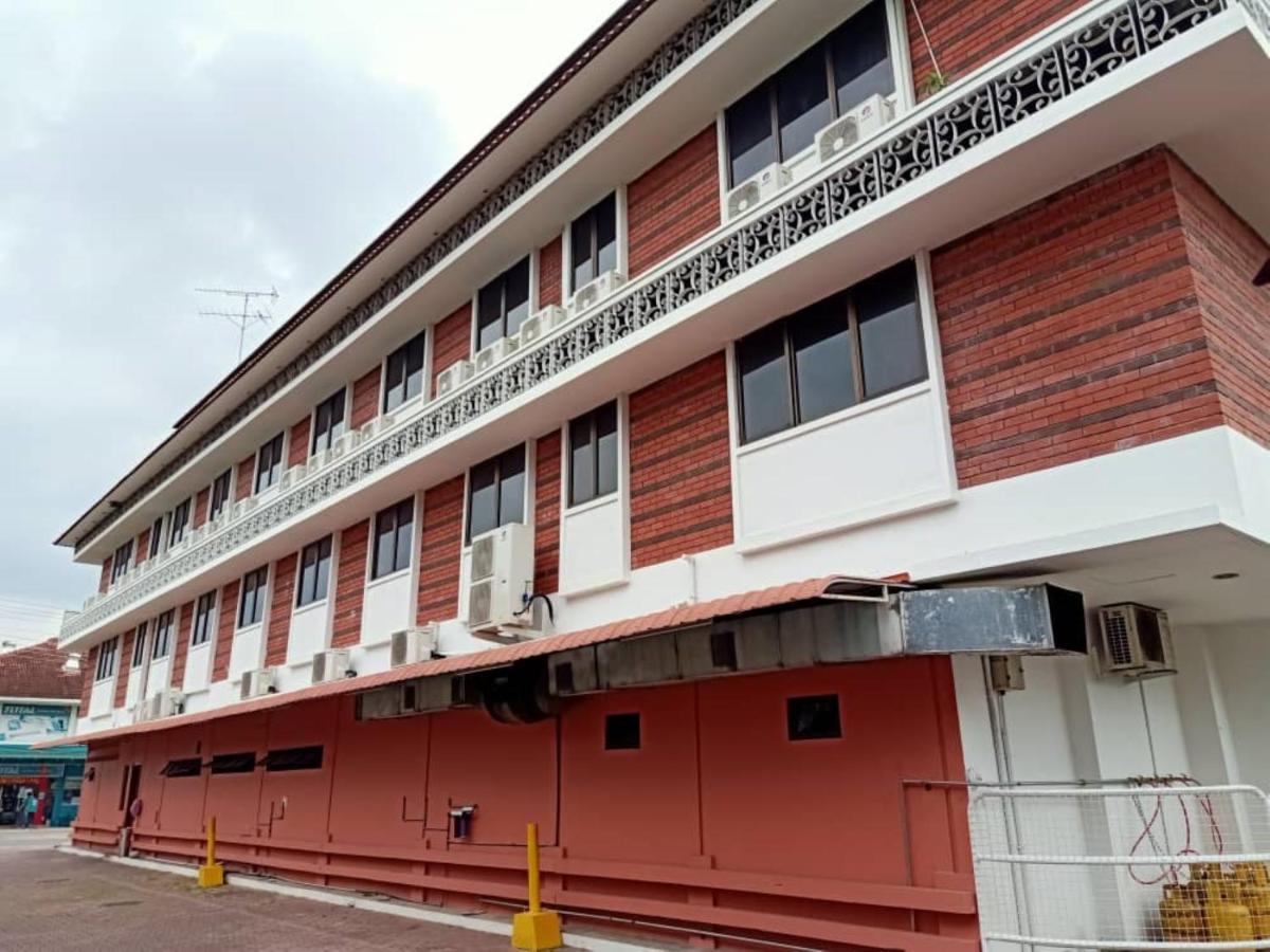 Super Oyo 90464 Borneo Suites Hotel 코타키나발루 외부 사진